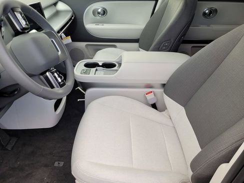 New 2026 Hyundai Ioniq 9 SE image 15