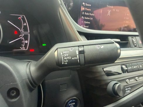 Used 2020 Lexus ES 300h w/ Accessory Package FWD image 15