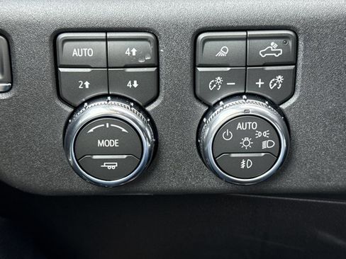 New 2026 GMC Sierra 1500 SLT w/ SLT Premium Plus Package AWD/4WD image 26