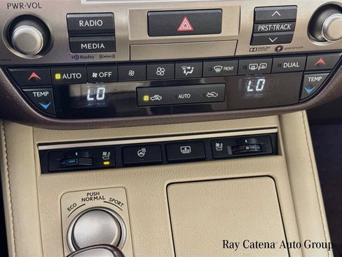 Used 2017 Lexus ES 350 w/ Luxury Package FWD image 16