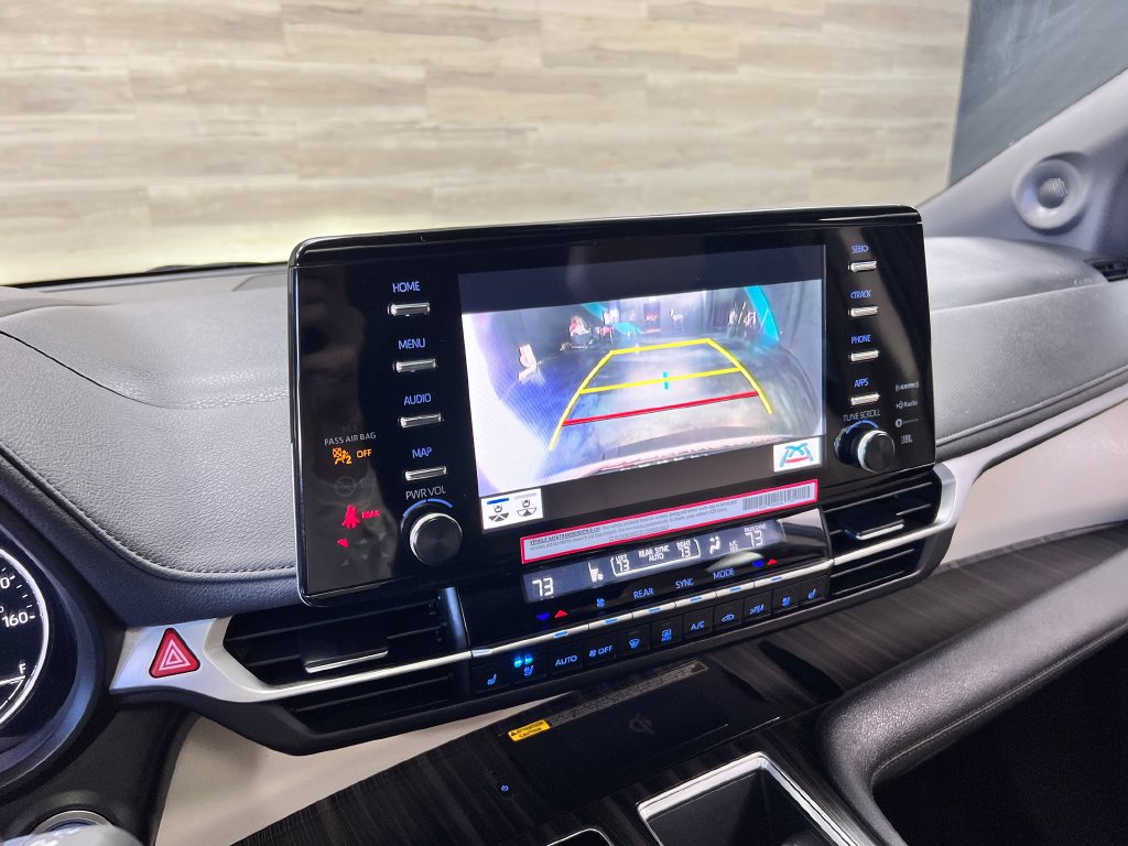 Used 2024 Toyota Sienna Limited AWD/4WD image 11