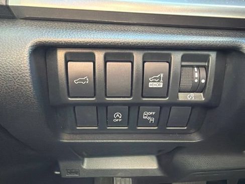 Used 2020 Subaru Forester Premium AWD/4WD image 17