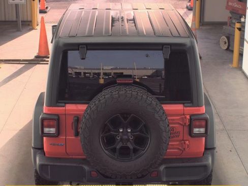 Used 2025 Jeep Wrangler Willys image 5