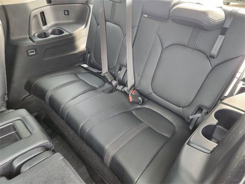 Used 2023 Honda Pilot Touring image 33