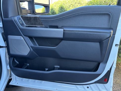 Used 2023 Ford F350 Lariat w/ Snow Plow/Camper Package image 29