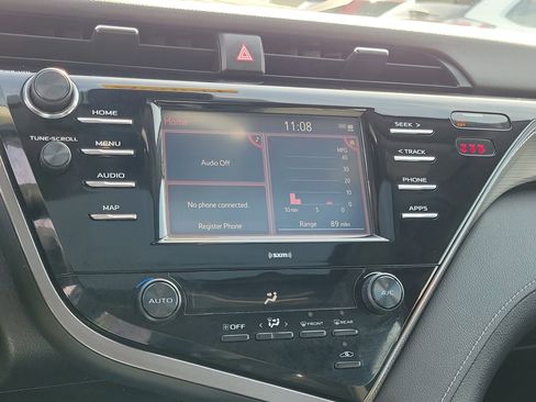 Used 2020 Toyota Camry SE image 26