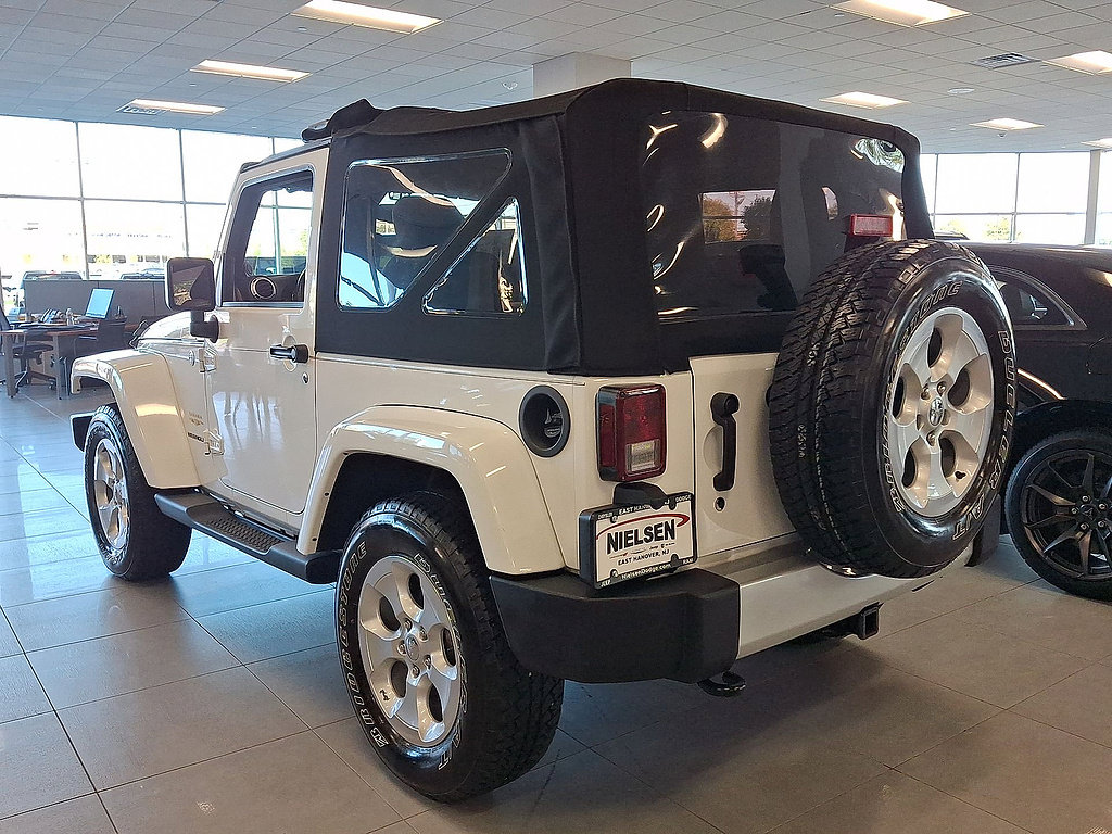 Used 2014 Jeep Wrangler Sahara w/ Dual Top Group AWD/4WD image 28