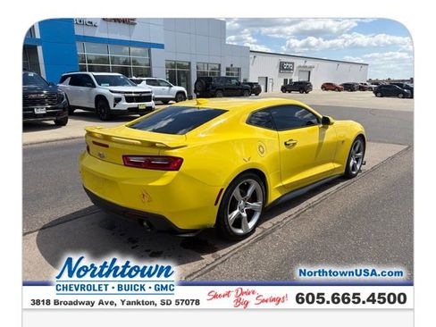 Used 2017 Chevrolet Camaro SS RWD image 9
