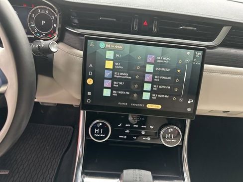 Used 2024 Jaguar XF R-Dynamic SE image 16