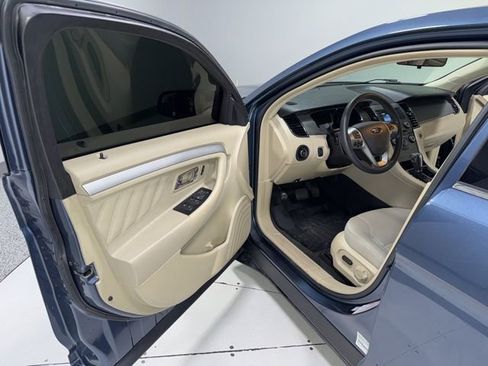 Used 2018 Ford Taurus SE FWD image 8