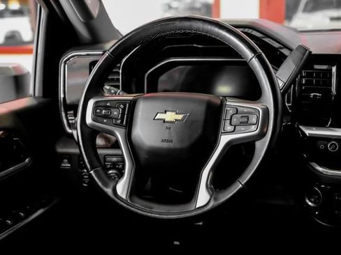 Used 2025 Chevrolet Silverado 2500 LT w/ Convenience Package AWD/4WD image 17