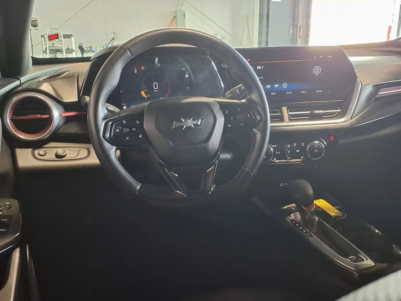 Used 2024 Chevrolet Trax RS w/ Driver Confidence Package FWD image 15