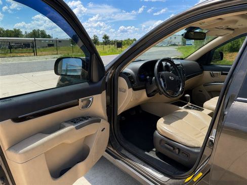 Used 2011 Hyundai Santa Fe Limited w/ Navigation Pkg 4 AWD/4WD image 11