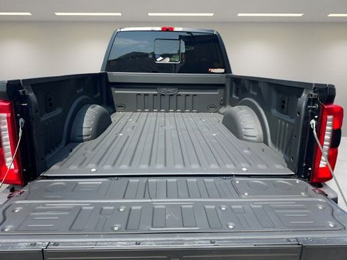 New 2026 Ford F250 Lariat w/ Black Appearance Package AWD/4WD image 13