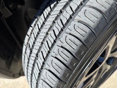 Used 2017 Jeep Renegade Altitude image 11