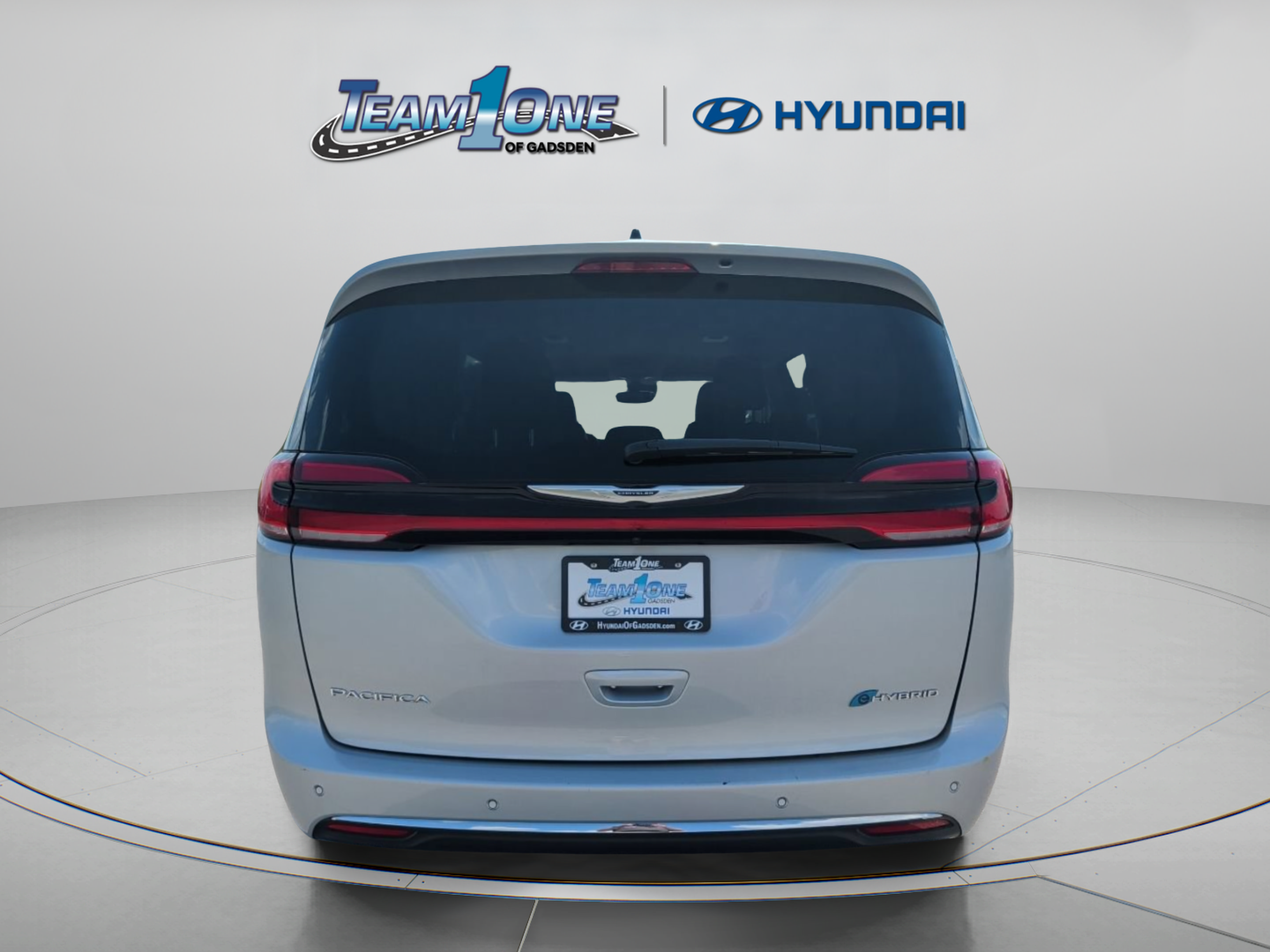 Used 2024 Chrysler Pacifica Limited FWD image 7
