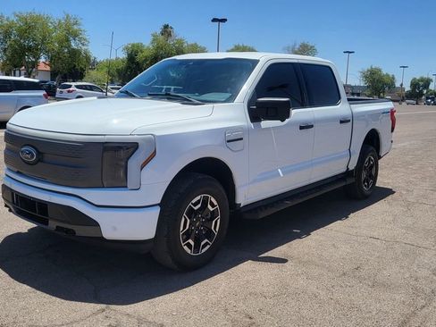 Used 2022 Ford F150 Lightning XLT AWD/4WD image 4