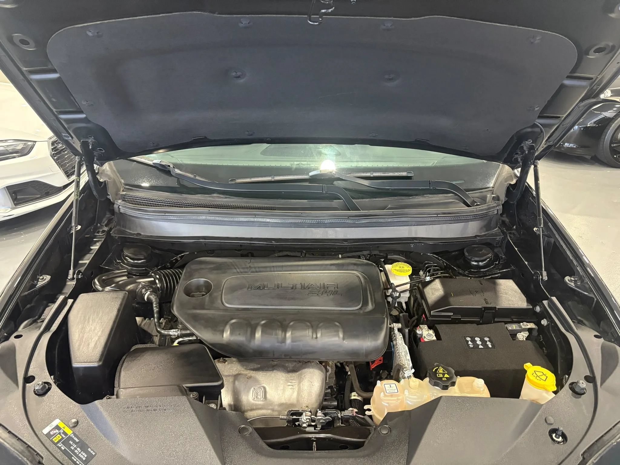 Used 2020 Jeep Cherokee Latitude Plus AWD/4WD image 34