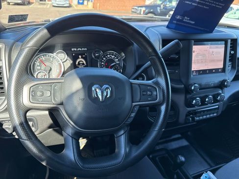 Used 2024 RAM 2500 Tradesman w/ Chrome Appearance Group image 21