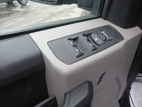 Used 2019 Ford F250 XL w/ Power Equipment Group image 17