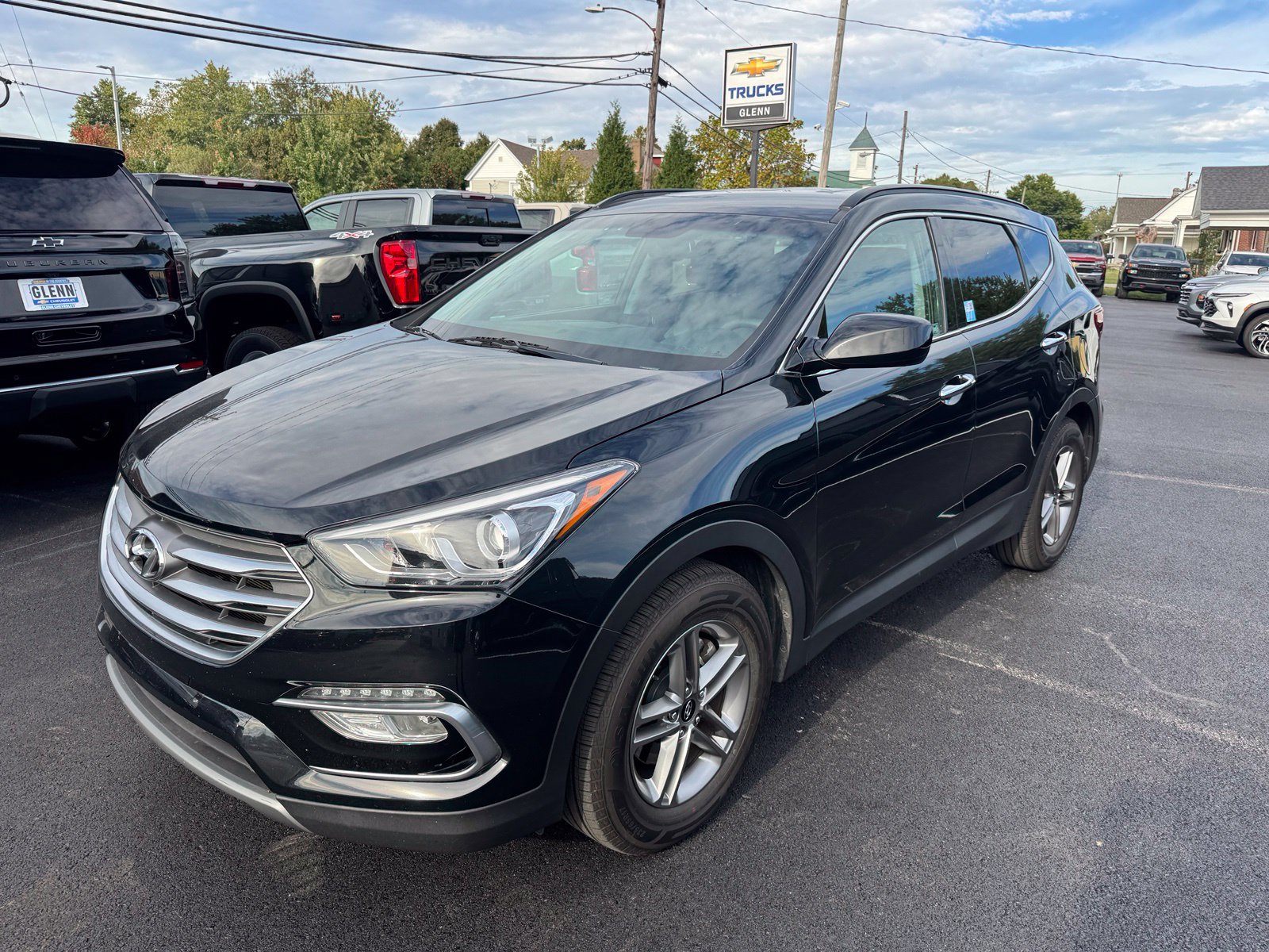 Used 2017 Hyundai Santa Fe Sport FWD image 2