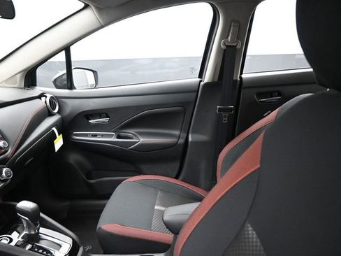 New 2025 Nissan Versa SR w/ Trunk Package FWD image 18