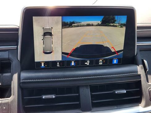 Used 2021 GMC Yukon SLT w/ SLT Premium Package image 15