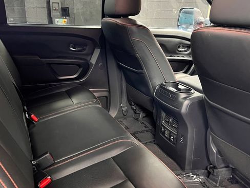 Used 2023 Nissan Titan PRO-4X w/ Pro-4x Convenience Package AWD/4WD image 15