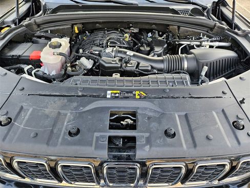 Used 2021 Jeep Grand Cherokee L Limited image 24