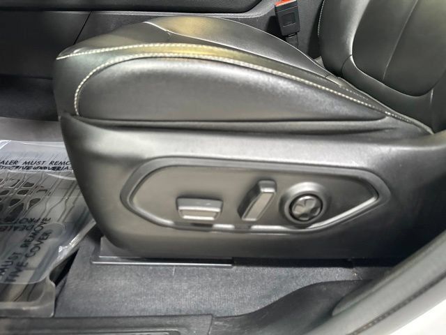 Used 2023 Jeep Grand Cherokee L Limited w/ Black Appearance Package AWD/4WD image 9