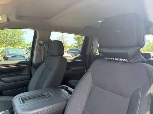 Used 2022 GMC Sierra 1500 Elevation w/ LPO, Elevation Black Package AWD/4WD image 13