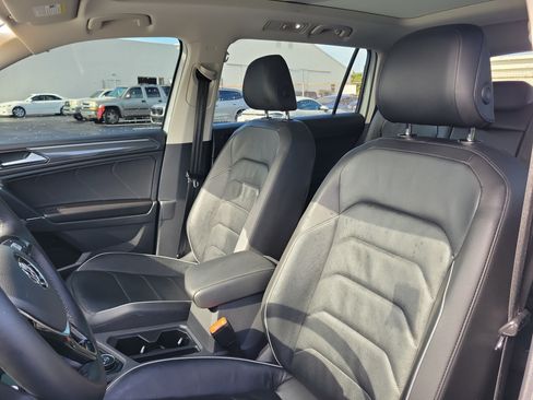 Used 2018 Volkswagen Tiguan SEL Premium AWD/4WD image 22