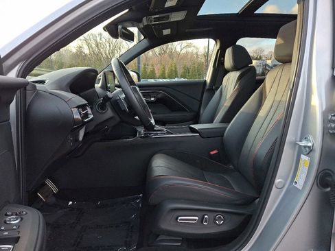 Used 2025 Acura ADX A-Spec image 14