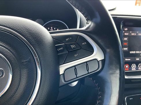 Used 2018 Jeep Compass Limited AWD/4WD image 18