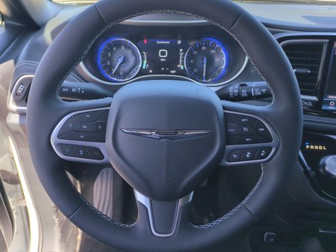 New 2026 Chrysler Pacifica Select FWD image 9