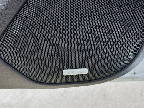 Used 2023 GMC Acadia SLT image 21