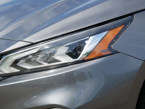 Certified 2021 Nissan Altima 2.5 SV AWD/4WD image 16