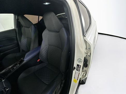 Used 2021 Toyota C-HR XLE image 12