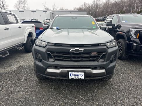 Used 2023 Chevrolet Colorado Trail Boss w/ Technology Package image 2