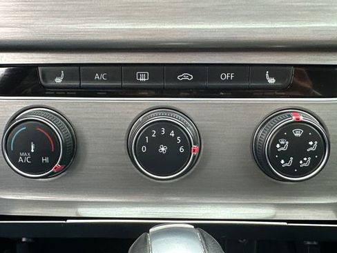 Used 2016 Volkswagen Golf SE image 33