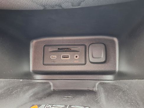 Used 2022 Chevrolet Equinox Premier AWD/4WD image 10