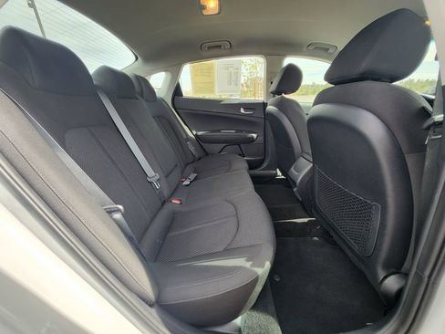 Used 2019 Kia Optima LX image 12