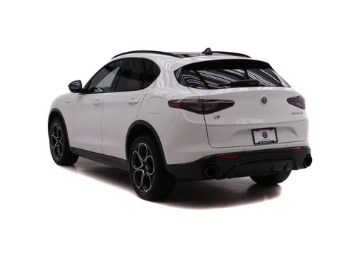 Certified 2024 Alfa Romeo Stelvio Veloce AWD/4WD image 5