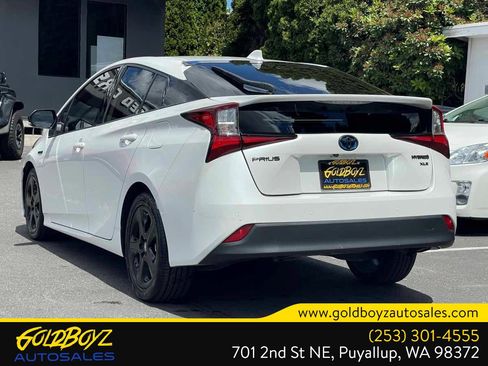 Used 2021 Toyota Prius FWD image 6