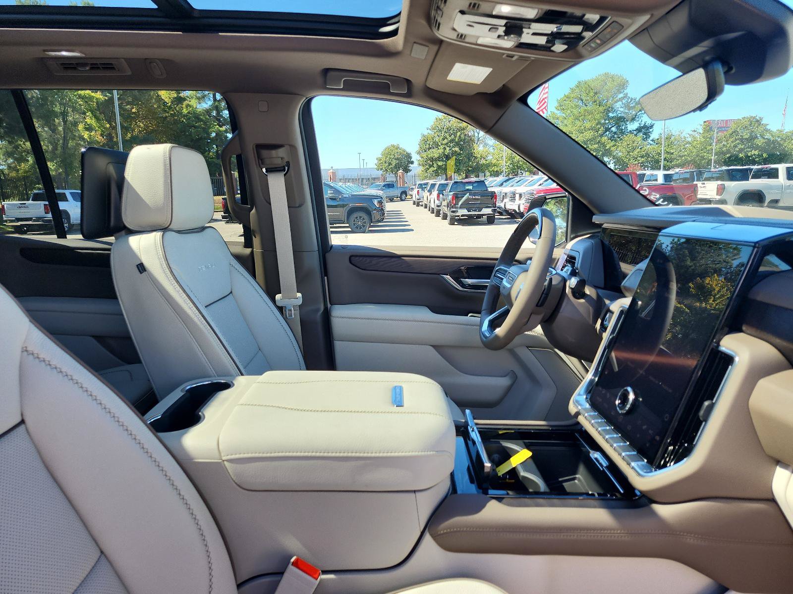New 2027 GMC Yukon Denali w/ Denali Reserve Package AWD/4WD image 6