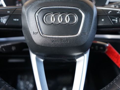 Used 2020 Audi Q3 2.0T Premium image 16