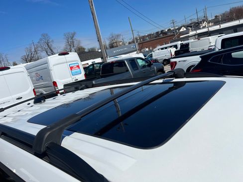 Used 2025 Ford Explorer ST image 4