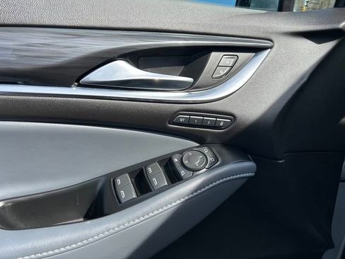 Used 2023 Buick Enclave Premium image 21