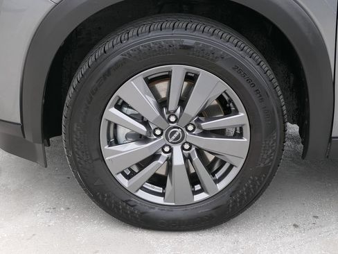 Used 2025 Nissan Pathfinder SV FWD image 10