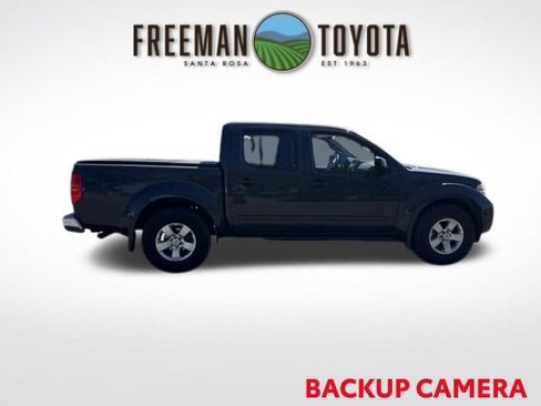 Used 2013 Nissan Frontier SV w/ SV Value Truck Pkg RWD image 4